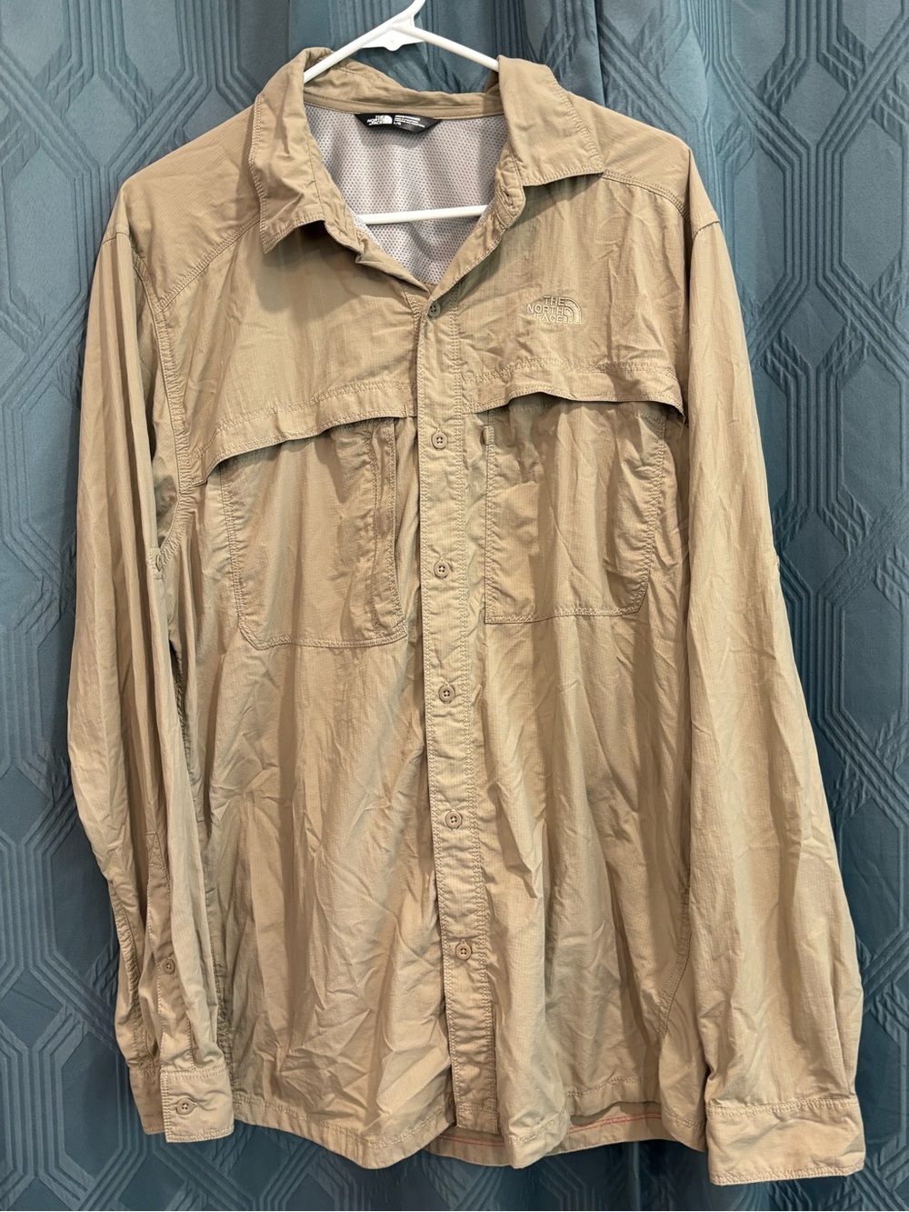 The North Face Men’s Khaki Lightweight Fisherman’s Shirt Jacket